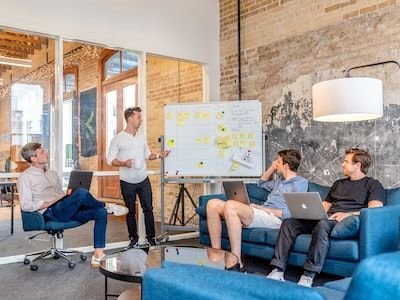 Cinq raisons de faire appel à une agence de communication numérique en 2023